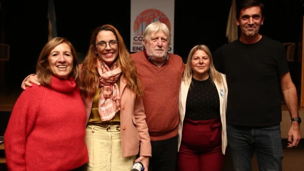 Industria, soberanía y servicios públicos: los ejes del Congreso Energético del IAETES que abrazó la lucha en Tierra del Fuego